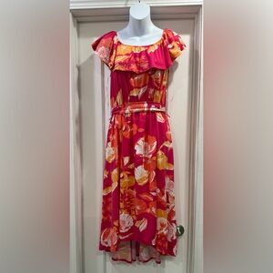 C Wonder by Christian Siriano On/Off the Shoulder
Flounce Dress Size Large